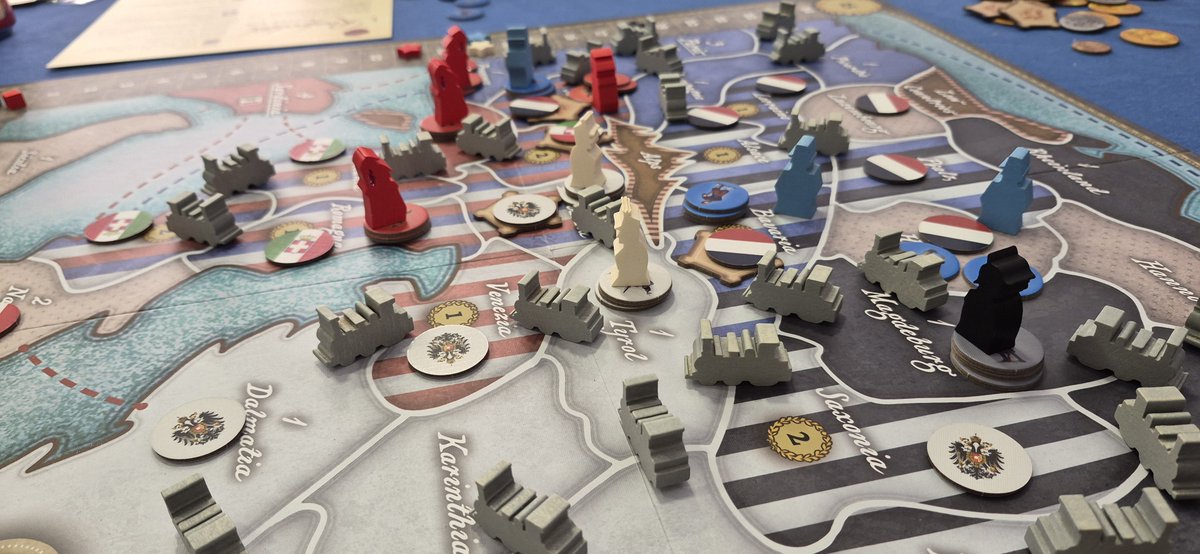 Yorchboardgamer's tweet photo. Hoy, en @Oldcartonians , nos vamos a Gettysburg con @MultiManPub y luego nos repartimos medio mundo con un #Coalitions y un #realpolitik de @PHALANX_LTD 
#wargames #boardgames https://t.co/2rQmJcZFLJ