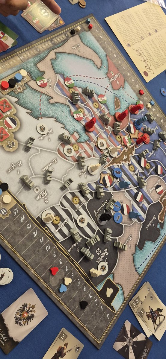 Yorchboardgamer's tweet photo. Hoy, en @Oldcartonians , nos vamos a Gettysburg con @MultiManPub y luego nos repartimos medio mundo con un #Coalitions y un #realpolitik de @PHALANX_LTD 
#wargames #boardgames https://t.co/2rQmJcZFLJ