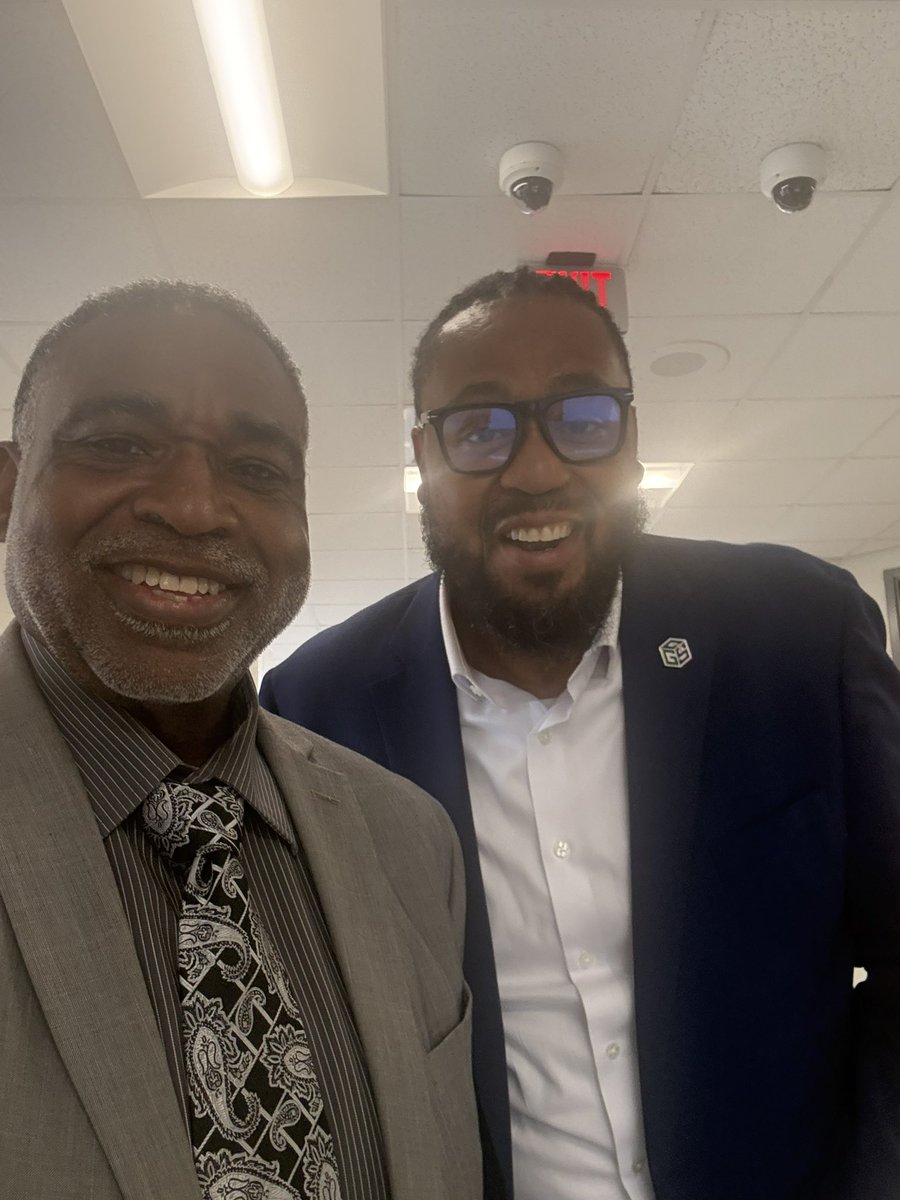 GSCSDistrict1's tweet photo. Secondary Open House at  @SpaldingHigh, @RehobothRoad  &amp; the greatest middle school in the #OmnipotentFirst @KennedyRoadMS. #GameOn #MotionParty https://t.co/DjkISM58K8