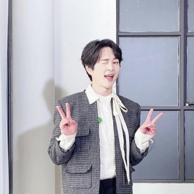 jongyugirl's tweet photo. imagine hating this guy like do y'all also hate the sun for shining https://t.co/OwYHvGhEAe