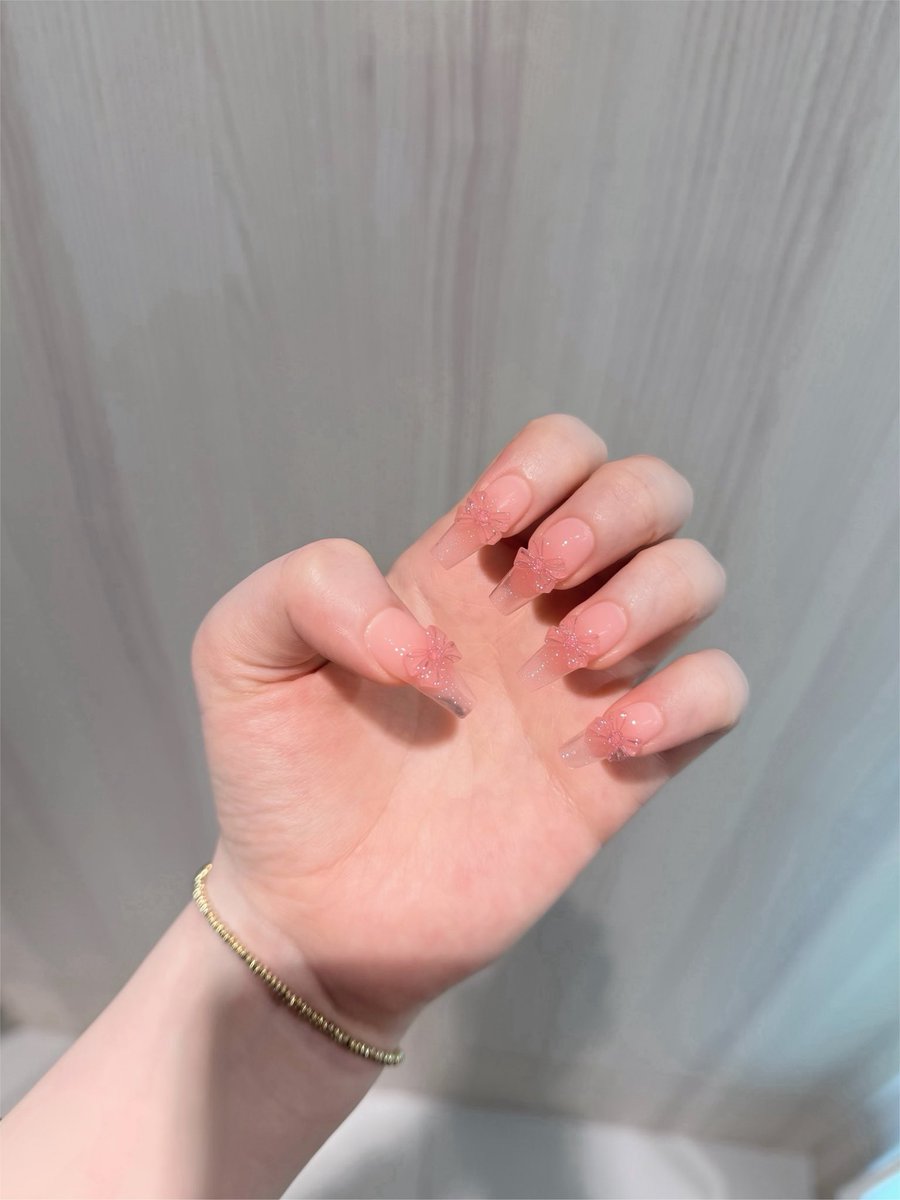 hatsumeli's tweet photo. i luv these nails :3 https://t.co/fGNPpM0IlM