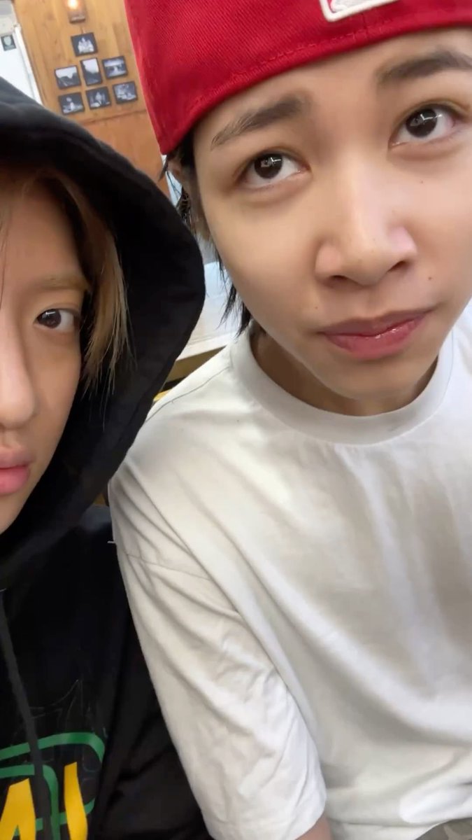bbbang38's tweet photo. @YULRYUL25 이것두 https://t.co/RkeIJYZcu0