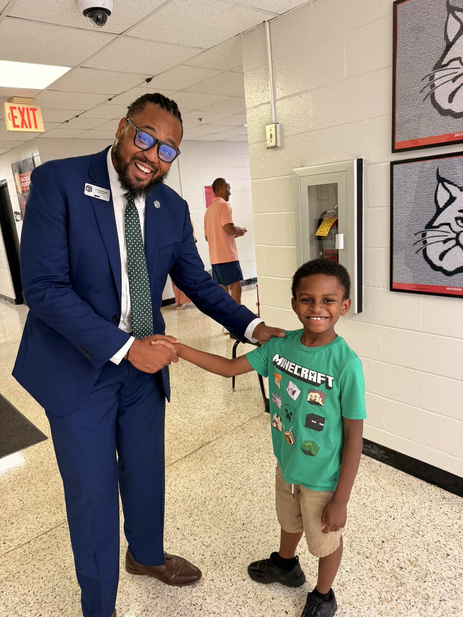 GSCSDistrict1's tweet photo. Elementary Open House at @JacksonRoadElem, @school_moore , @atk_alltheway all elementary schools in the #OmnipotentFirst #MotionParty #GameOn https://t.co/Z4pGgwUlcD