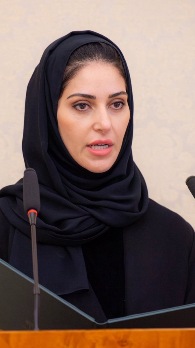 AlmuhanadSA's tweet photo. الام و بناتها يلهمون العالم💫🇸🇦

البروفيسورة هند بنت ماجد الخثيلة، عضو هيئة التدريس بجامعة الملك سعود

بناتها
الأستاذة أسيل بنت سلطان الشهيل، سفيرة خادم الحرمين الشريفين لدى مملكة السويد وسفيرة غير مقيمة لدى جمهورية آيسلندا
الدكتورة عهود بنت سلطان الشهيل، عضو مجلس الشورى

فخر الوطن🇸🇦