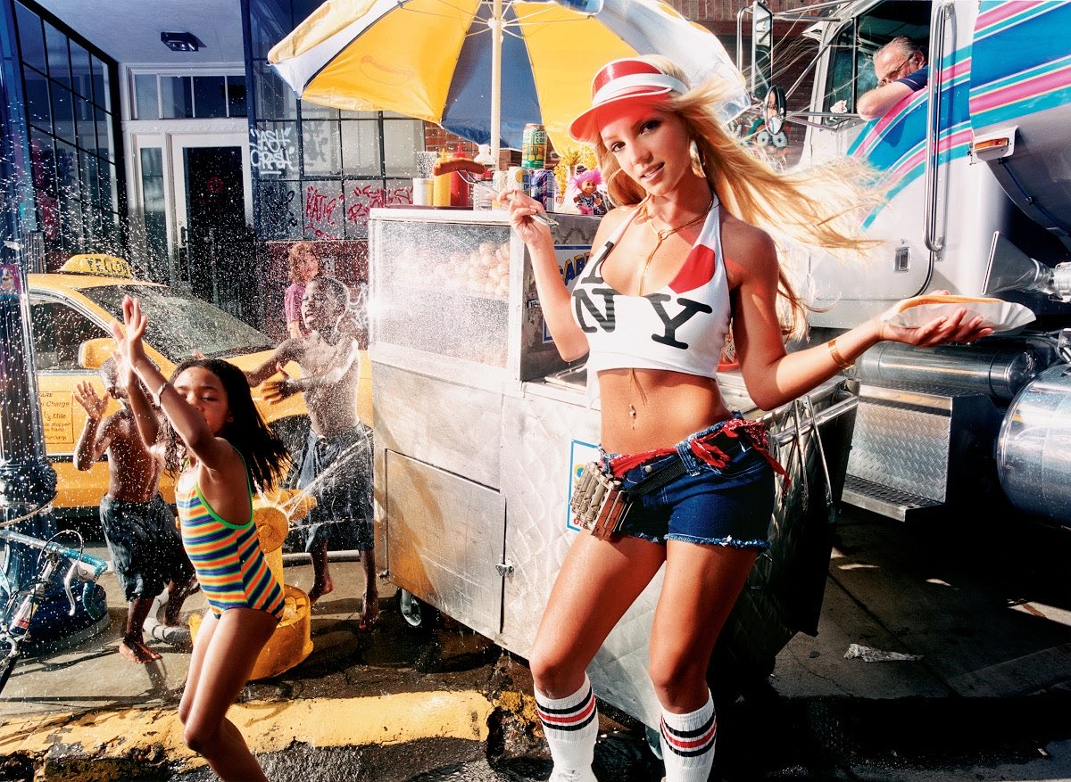 MrPopOfficial's tweet photo. Britney Spears (2000) https://t.co/bGWAAElnA8
