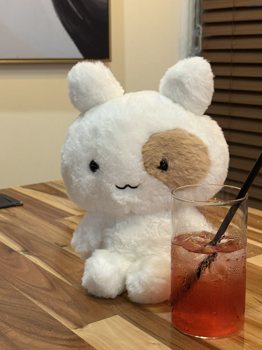 coxxome's tweet photo. 일상올려야지
서일페다녀왓어요… 잼썻다 https://t.co/JAFEMK4ZOc