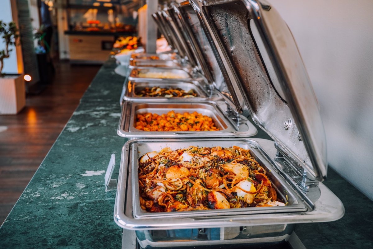 MurdochPub's tweet photo. End of summer party on the calendar? Let Murdoch’s Catering take the worry off your plate. Fresh, seasonal menus, flawless service, unforgettable flavor. From grill to gourmet, we tailor each detail to your vibe and guests. Book now ➡️ https://t.co/YQtvtoK0Wv
#AustinCatering https://t.co/DoIfQu7EZ5