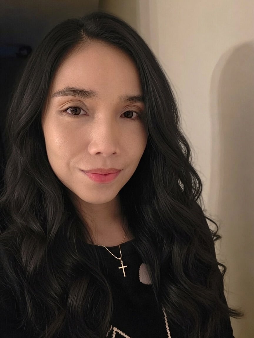 KrislaMaris's tweet photo. I curled my hair for church today 🤣 nope 😳🤭 https://t.co/9kVUMVqYsN