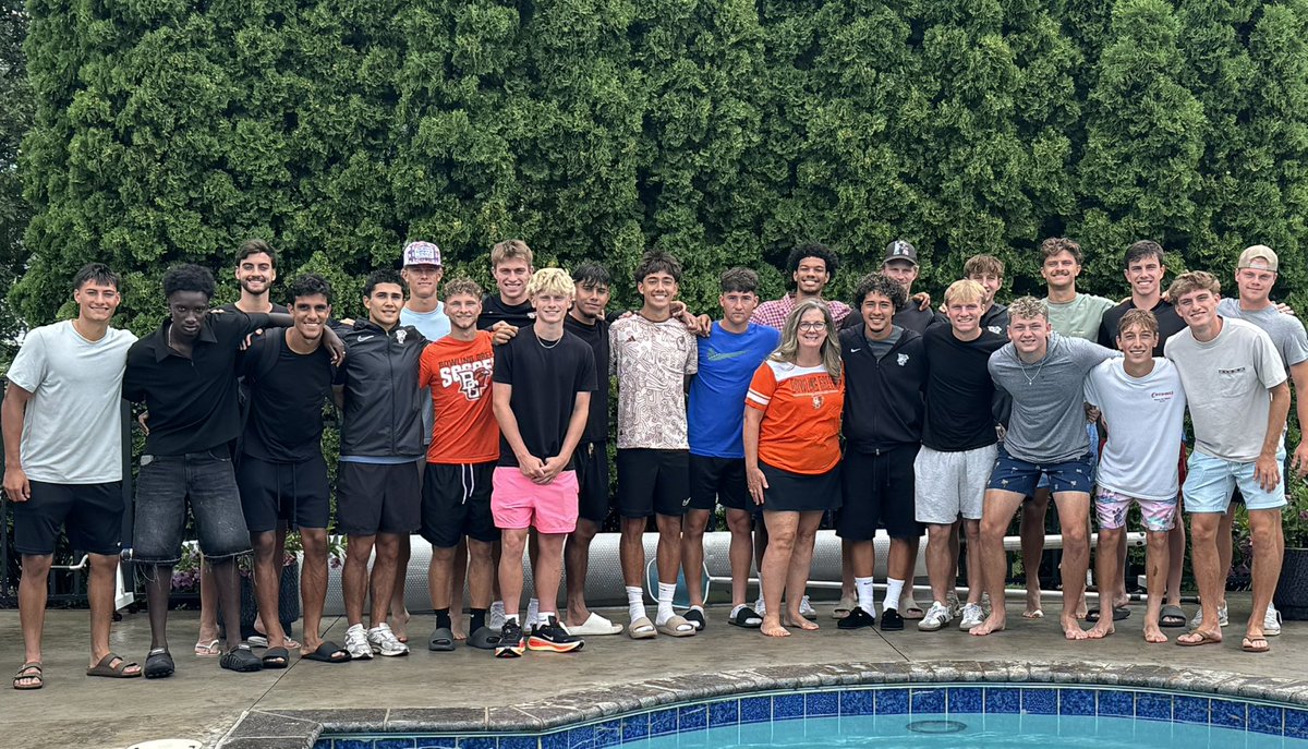 BGSUMSoccer's tweet photo. We have the best community and share it proudly!

A special thank you this time goes out to BG alumni- Scott and Kathi Prephan.

The boys had a great time and are fully recharged to get back to work tomorrow.

#GoFalcons #AyZiggy 🟠🟤 https://t.co/cveMvqjdmK