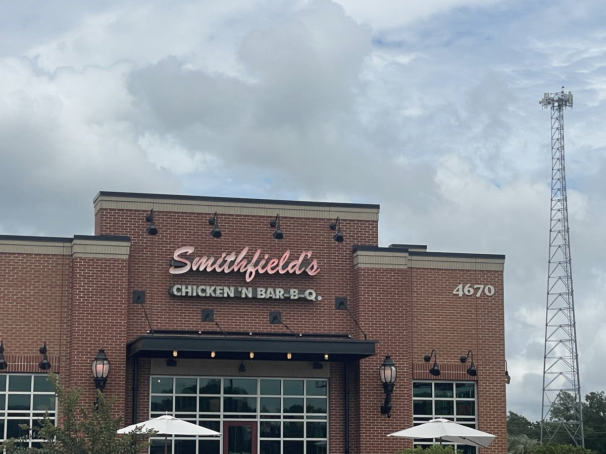 mrslorijg's tweet photo. Pints & plates from @scnbnc #Shallotte never miss😋 #ENCBBQ😤 https://t.co/o43XleJ6P3