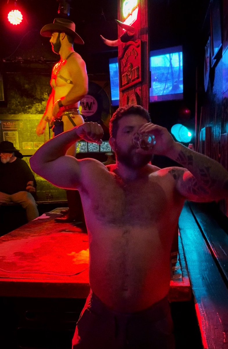 meatheadsaiyan's tweet photo. At the Eagle LA https://t.co/dJSZywBb5Q