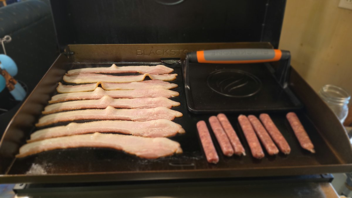 killdog99x's tweet photo. @HardPass4 Bacon bacon! https://t.co/qd7QFsXsTN