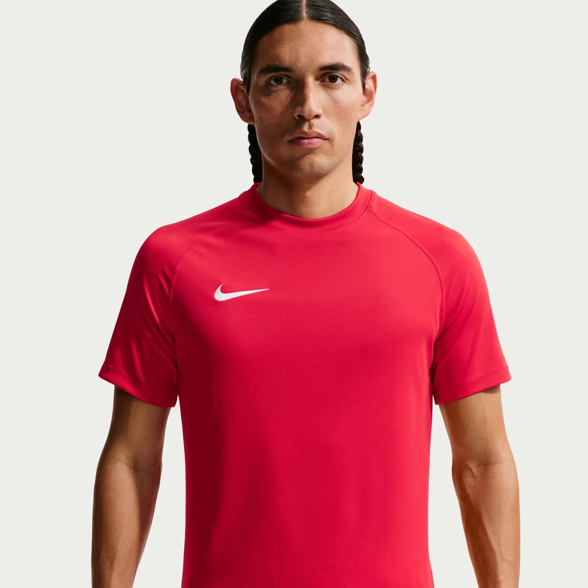 GBFormalar's tweet photo. Yeni sezon formalarının bu hafta içi tanıtılmasını bekliyoruz. Fiyat beklentimiz ise 2700₺.

İç saha formasında kullanılan kalıp Striped Division V iken diğer formalarda kullanılan kalıplar geçtiğimiz senelerdeki kalıbın yenilenmiş, raglan kesimli hali olan Park VIII. https://t.co/pDGVqp9VmF