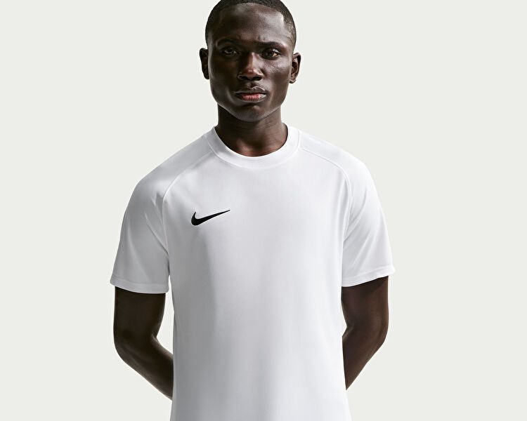 GBFormalar's tweet photo. Yeni sezon formalarının bu hafta içi tanıtılmasını bekliyoruz. Fiyat beklentimiz ise 2700₺.

İç saha formasında kullanılan kalıp Striped Division V iken diğer formalarda kullanılan kalıplar geçtiğimiz senelerdeki kalıbın yenilenmiş, raglan kesimli hali olan Park VIII. https://t.co/pDGVqp9VmF
