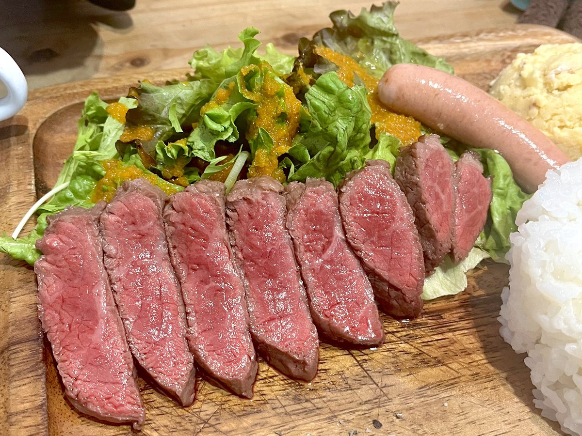qqandoo's tweet photo. 神戸ご飯おいしすぎる…
よしもとゲーミング祭りも楽しすぎる！ https://t.co/YC6g3zBH63