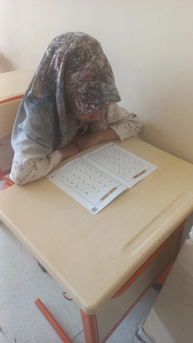 PatnosGM's tweet photo. “Minicik eller, kocaman emekler… 🤍 Her harfte, her satırda yeni bir umut, yeni bir başarı. Öğrenmenin en güzel hâli… 📚✨”

@oa_bak  @gencliksporbak https://t.co/uAVxqWfszs