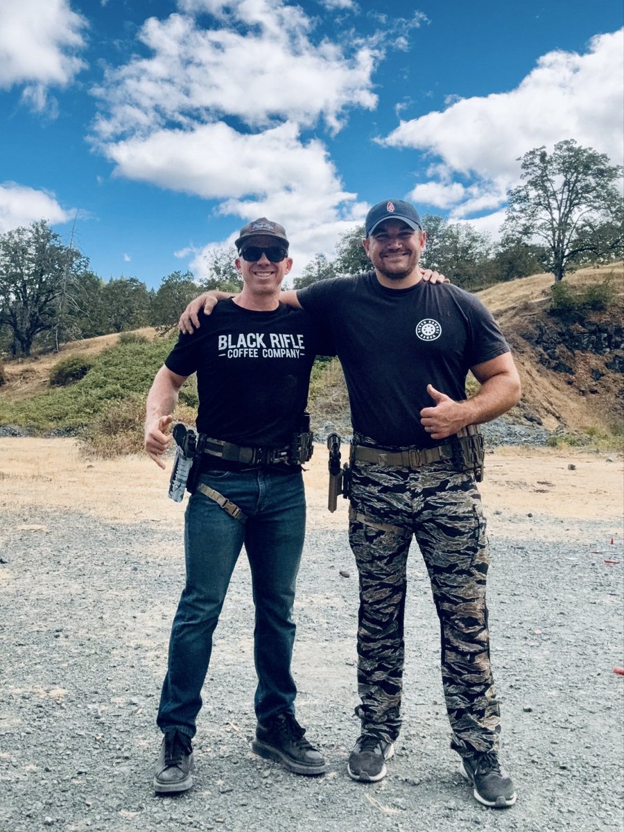 DaleStarkA10's tweet photo. Another range day with the great @alekskarlatos.  Freedom loving Oregonians have to stick together. 🇺🇸 https://t.co/uDFJvpPshe