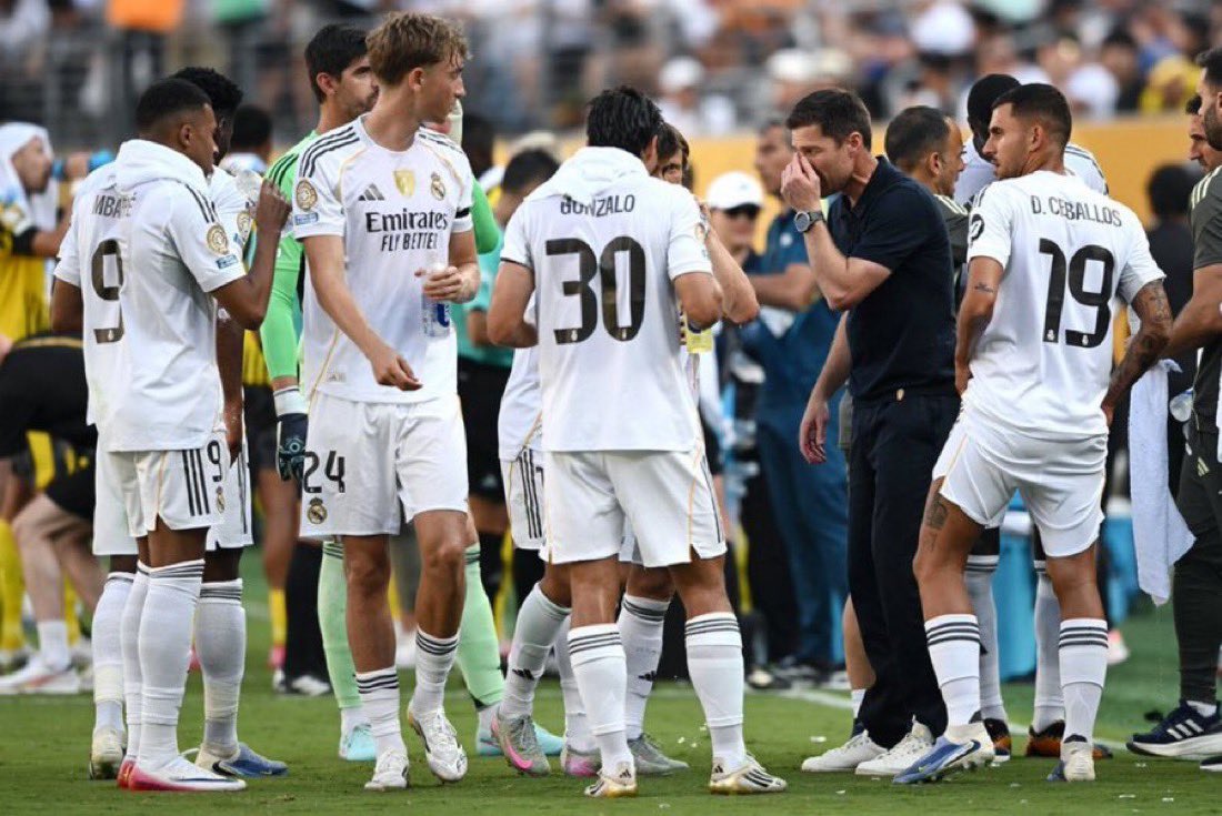 i9dsu's tweet photo. مورينيو حالياً بيستلم فريق جاهز والفضل يعود للقيصر تشابي الونسو كل شي في ريال مدريد حالياً عمل تشابي 

الصفقات من ارنولد إلى كاريراس 

التطوير اللي سواه ب أردا غولر 

بالعاميه مورينيو استلم فريق تم تجهيزه من تشابي الونسو واربيلوا https://t.co/BTyDrogXZq