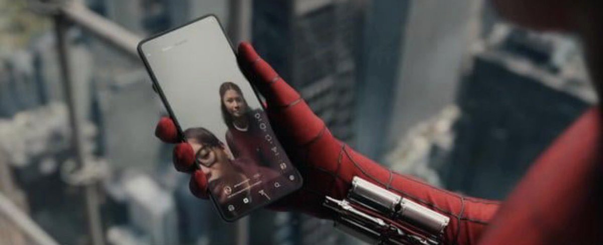 ShelbysFade's tweet photo. In Spiderman Brand New Day, broke uni grad with seemlingly no job can afford a brand new samsung galaxy z fold showing that even your loser ass can get one too.

Grab one while stocks still last 🫣 https://t.co/UBgMWZE4sX