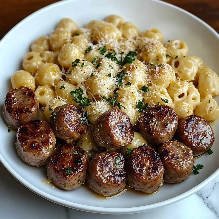 WHATSFORDlNNER's tweet photo. Garlic Butter Sausage Bites with Creamy Parmesan Pasta https://t.co/G5mEsnzufU