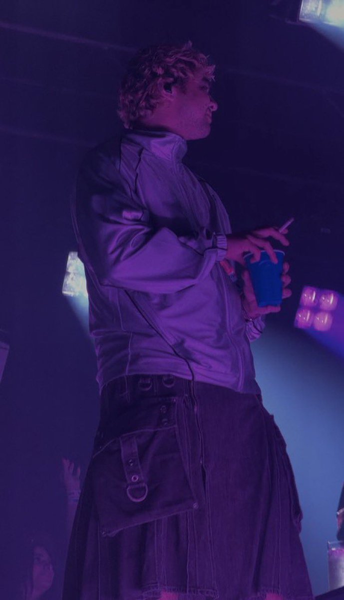 facingmichael's tweet photo. im building a collection of pics where he's holding his drink and cigarette like that because its important #tome https://t.co/aPR6gxUWV1