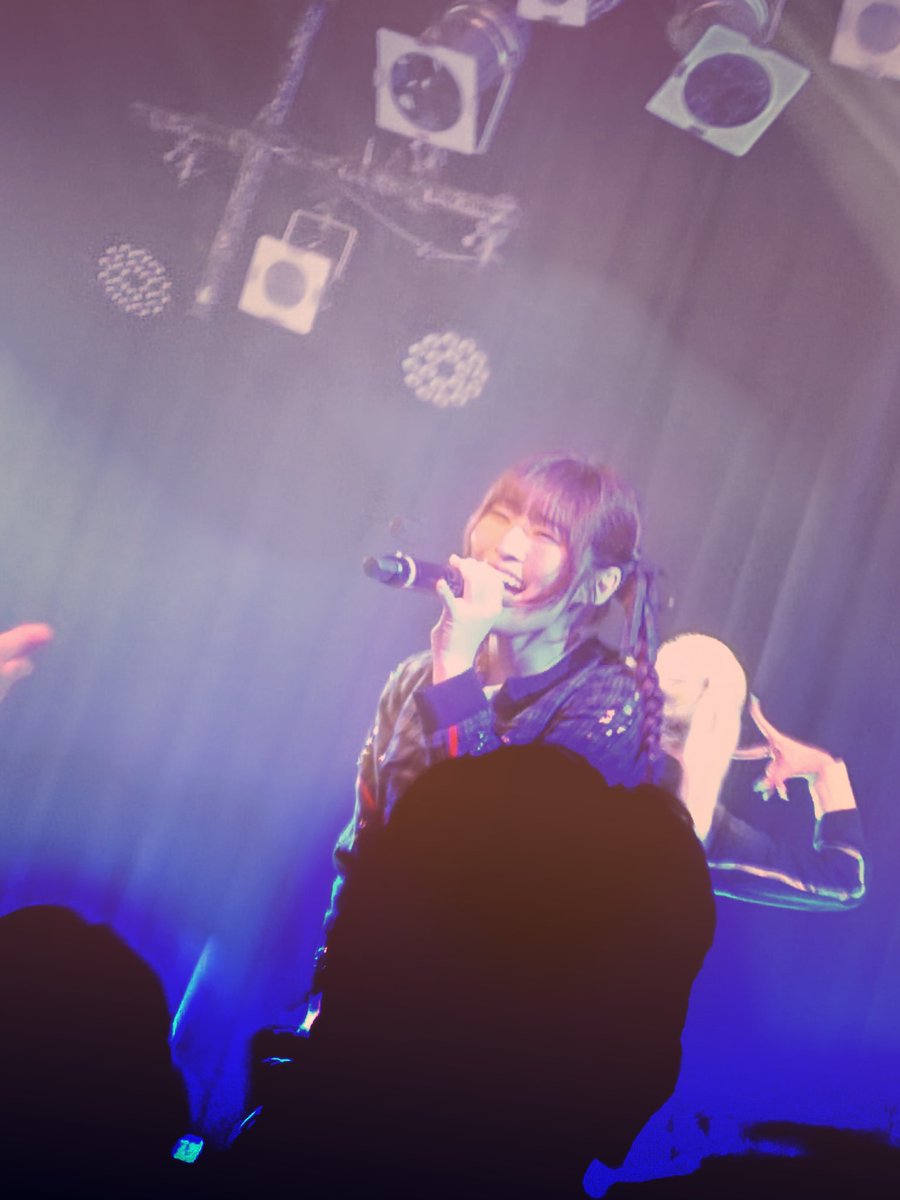 st_sand_dog's tweet photo. 満面の笑みの結愛氏
めっちゃ楽しいLiveでしたね
毎回丁寧なドラミングに好感を覚える
コットさん
懐っこい表情も素敵なみこち
不思議な光の膜が笑
素敵なsee ya!頂きました https://t.co/uQ7MgGWnSq