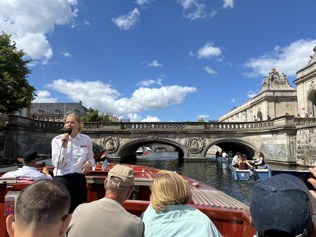 lyricandepic's tweet photo. Highlights from a blue, green, and lovely city tour in Copenhagen ... 📷🚤 https://t.co/mNYeQjww78