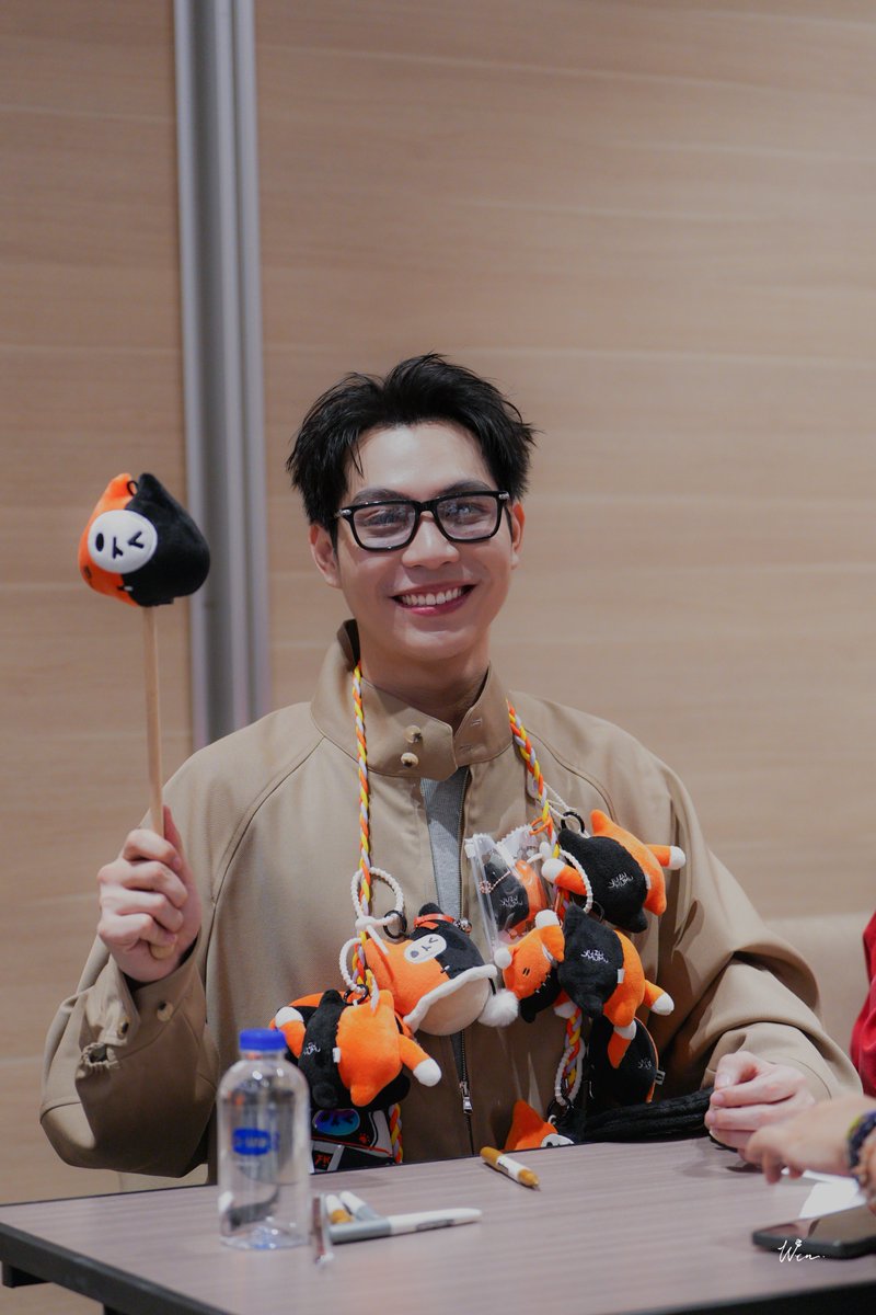 wen_still's tweet photo. Aug 1, 2026 | @Firstkpp @yuzu_mumu_gmmtv

All Yuzu Mumu 💕

FirstKhaotungMumu FS2026

#งานมหกรรมนิยายนานาชาติ2026xFirstKhaotung 
#Firstkanaphan #กองทัพของเฟิร์ส https://t.co/mTwRhqs70j