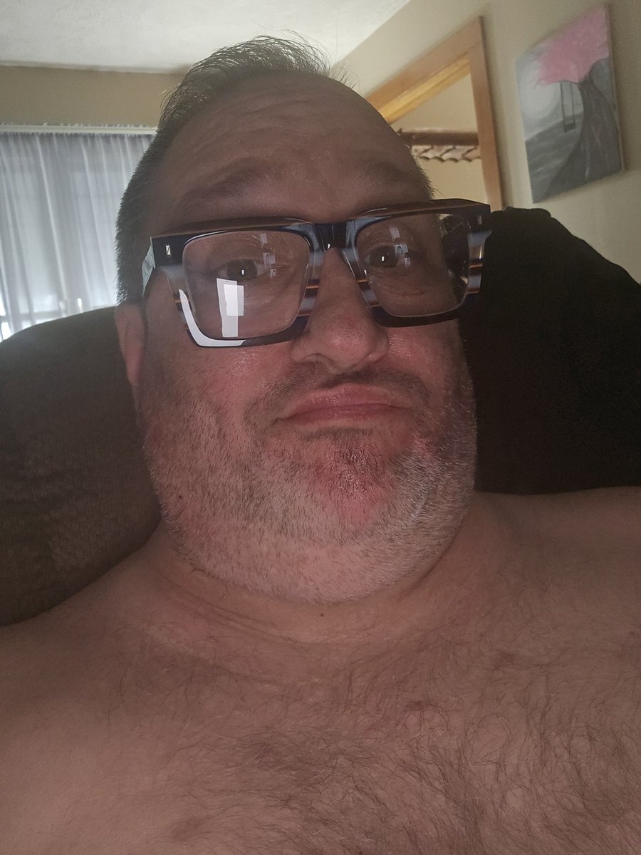 louKYbear's tweet photo. Fucked up trimming my beard. https://t.co/Ci3DzkPlTI