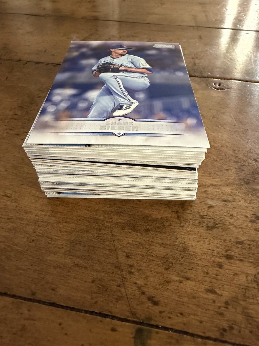 BlakesCards42's tweet photo. ⚾Blue Jays Team Lot - $11 Shipped OBO⚾

59 card Toronto Blue Jays team lot featuring no duplicates. Every card shown is included.

📦 $11 shipped
💵 PayPal G&amp;S
🤝 Open to offers
📬 Ships securely with tracking
📸 You will receive the exact cards pictured. Happy to bundle! https://t.co/bS5CMSwPUf