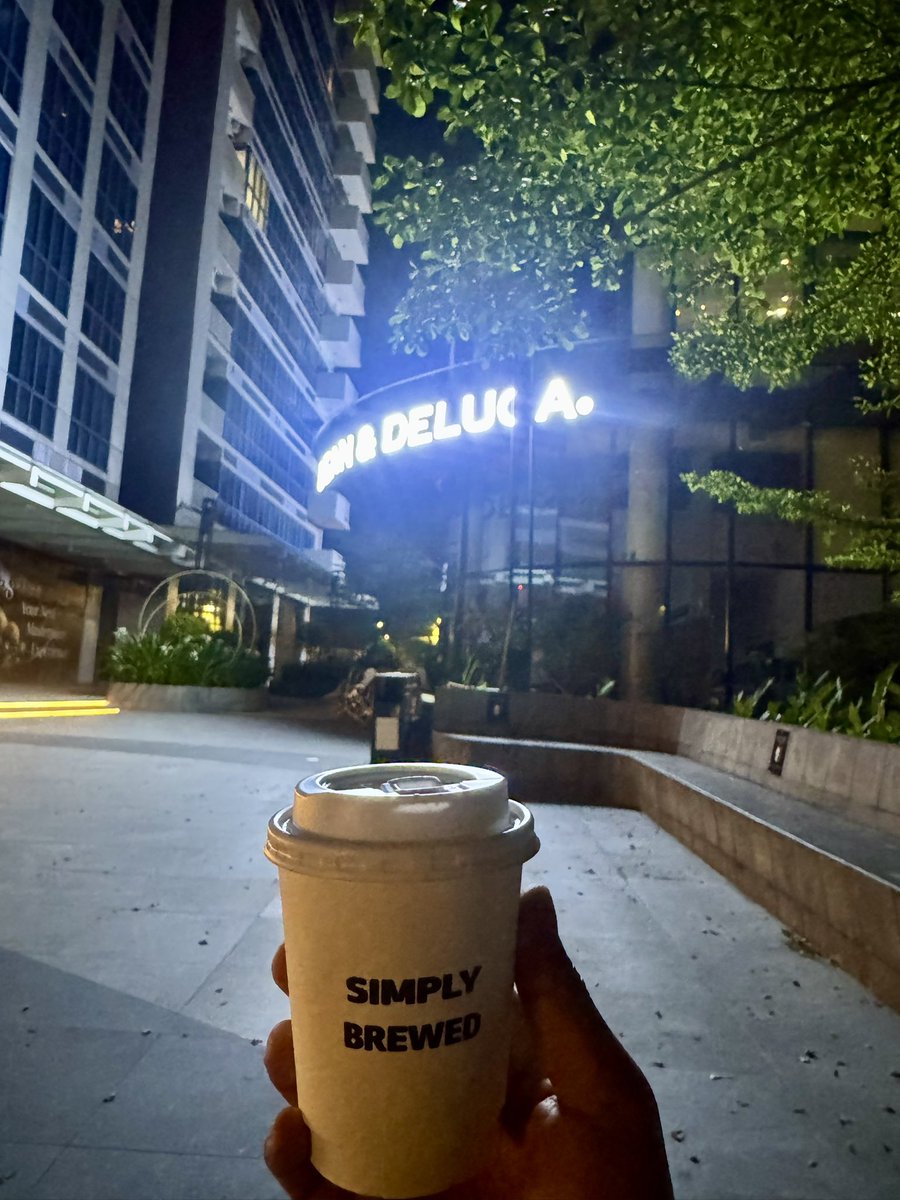 lennel1234's tweet photo. Amidst the calm night, there is a gushing wind that whispers emptiness. Tara talk ta ☕️
#alter #altercebu #cebu #cebualter https://t.co/6ZMKquFy2v