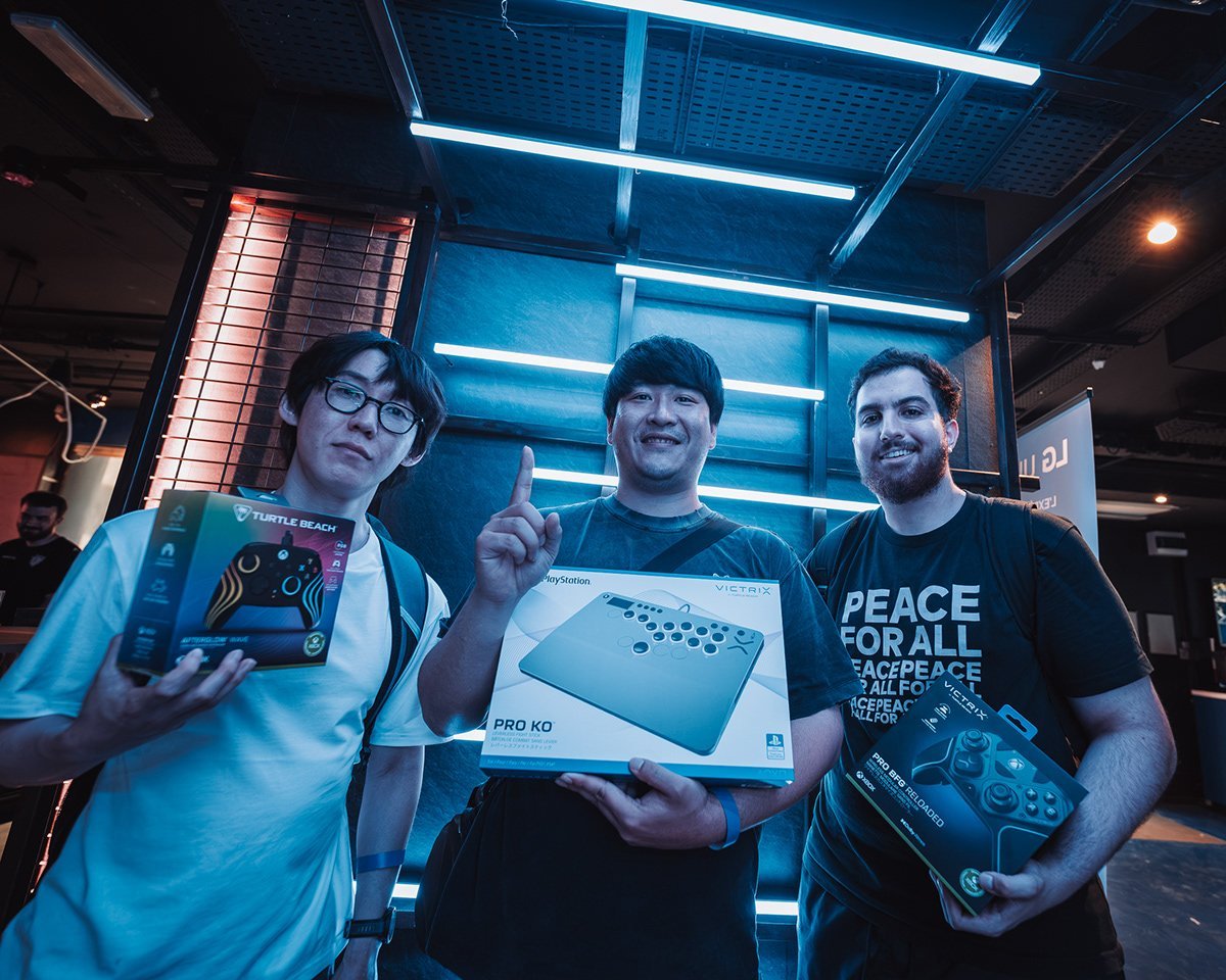 GalaxianFGC's tweet photo. Félicitations à @GALGONGE_ qui remporte le Galaxian Explosion sur #TEKKEN8 ! 🔥 

🏆   : @GALGONGE_ 
🥈  : @TK_ILIAS 
🥉  : @TKJDCR

📸 : @CarmPictures https://t.co/mHt8pzAnRM