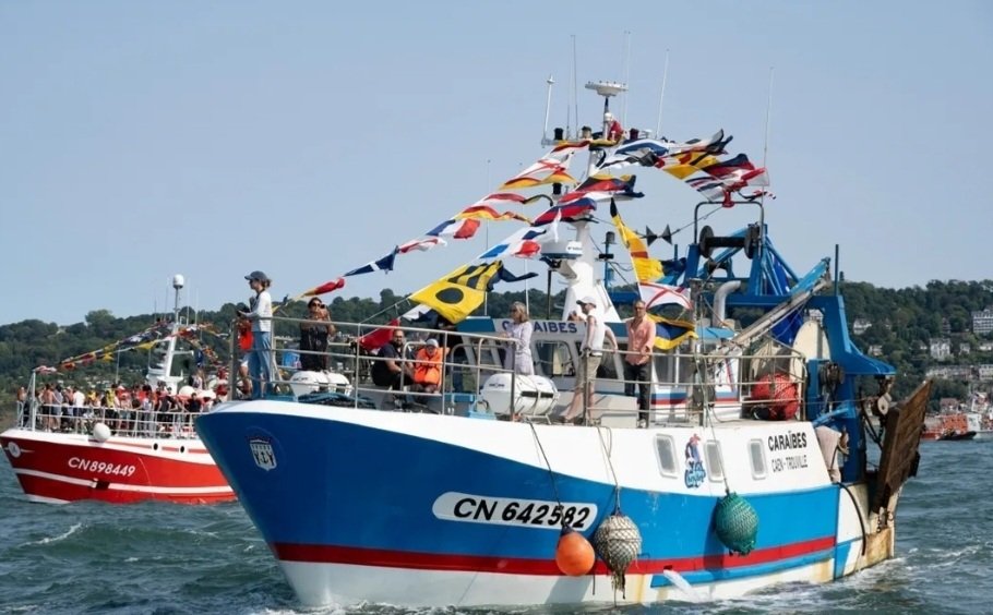 CadeiaCarole's tweet photo. Fête de la mer à Trouville-sur-mer https://t.co/IPniau7rmF
