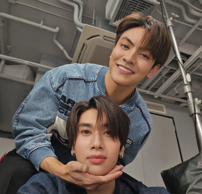 Chenrcj01's tweet photo. ૮₍ ˃ ⤙ ˂ ₎ა—#Moothunt #blltwt 
-hiiᰔ i am vidhi.
-i love yaoi and taking stress.
-my ships are mostly joongdunk +ppw,gf,innongsa,surfjava,janjingjing many more~
-every fd is wlc.
-dms are always open to yap.
-into kpop too “ bts,txt,ateez,straykidz etc”
♡ | ↻ appreciated! https://t.co/w25vKDPlPo