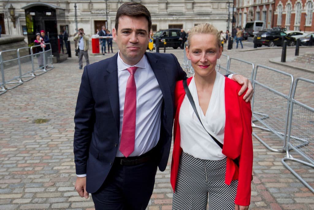 AmericaRecharge's tweet photo. If allegations that Andy Burnham awarded a £4 million EV contract to his wife are proven true, would you consider it corruption?🇬🇧🇬🇧

A) Yes

B) No

C) Investigate first

D) Other 

👇🧐🇬🇧🇬🇧 https://t.co/IyardLtU7F