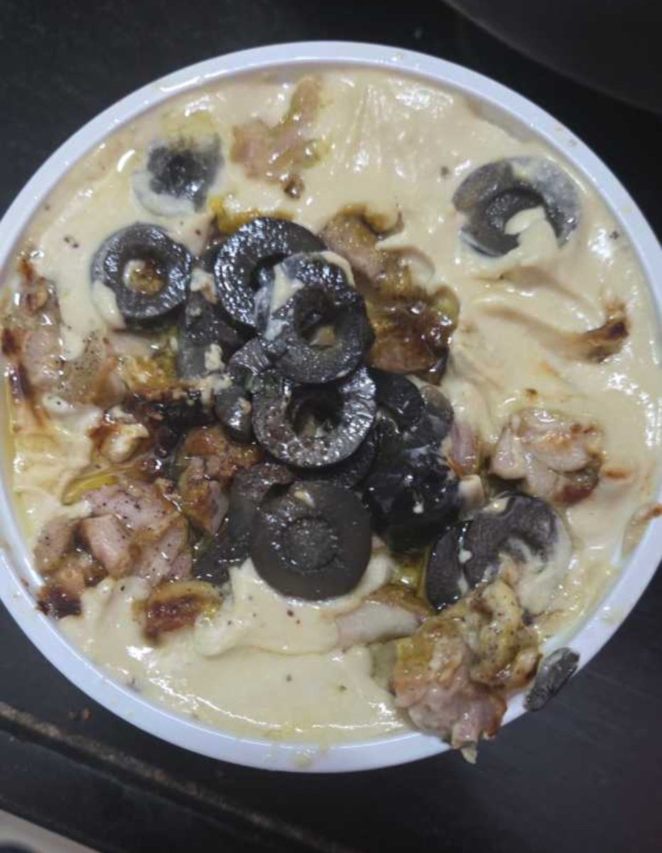 hungry_satire's tweet photo. Chicken khilao yojna by Zomato and restaurants listed their posting things as vegetarian. What is this Zomato?? And they need multiple pictures, because being a pure vegetarian I added chicken to claim mere 100rs. @zomato @zomatocare @jagograhakjago https://t.co/bRD2g1SSNi