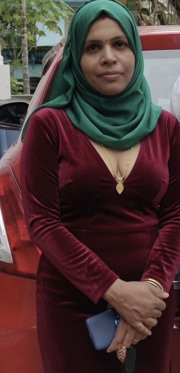 Black_Bull143's tweet photo. Follower @repostirlrisk hot mom watching her my dick got hard want to fuck her on my bed full night in all holes bigg boobs fig dusky face i will cum on her face and boobs 
Comment on her how will you fuck her https://t.co/RjcGNSG0pH