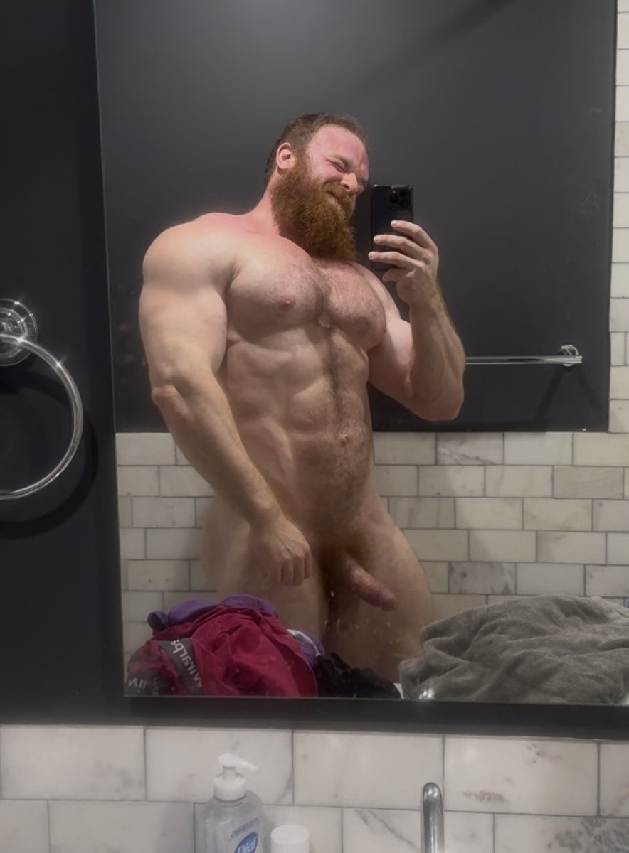 pec_inspector's tweet photo. I really shouldn’t pound (butt) right before the gym 🥵 https://t.co/MnY4a3tlHE