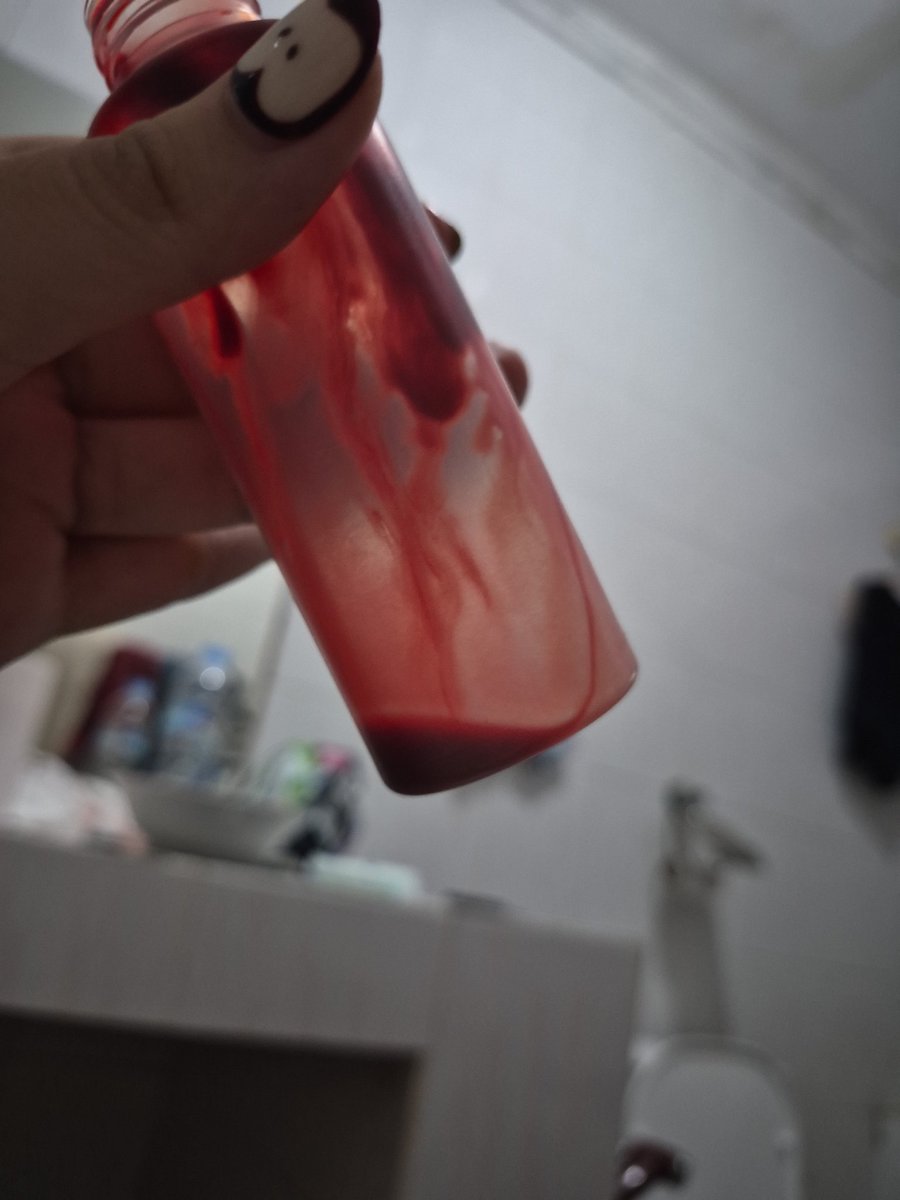 ibanimissu's tweet photo. trying to collect my blood bc im bored asf https://t.co/c4rrK9aNHX