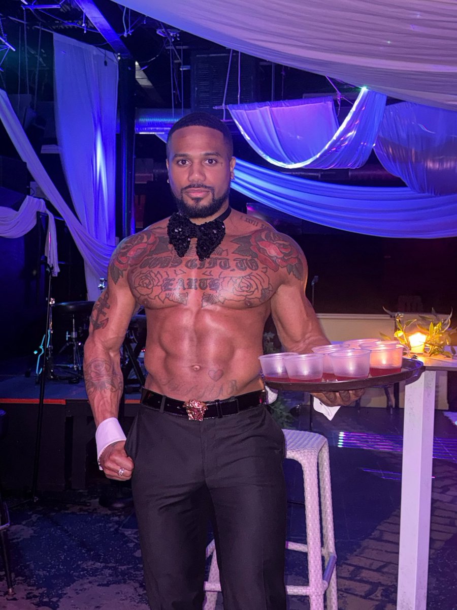 amhungblacking's tweet photo. Imma get you drunk if it's gonna make the s*x🥵 hit better 🍆💦💦 https://t.co/BOx0jvyfuE