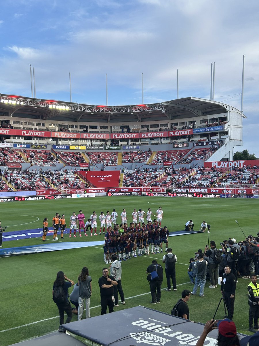 adrian_fv's tweet photo. Pues no sé qué más nos depare este torneo, pero la garra, el corazón  y el fútbol de estos 3 primeros partidos de vuelta en primera son para agradecer y estar orgullosos de cada uno de los integrantes de este equipo, GRACIAS! 
💙❤️ @Atlante @PdteEscalante https://t.co/TnUMI0fH6r