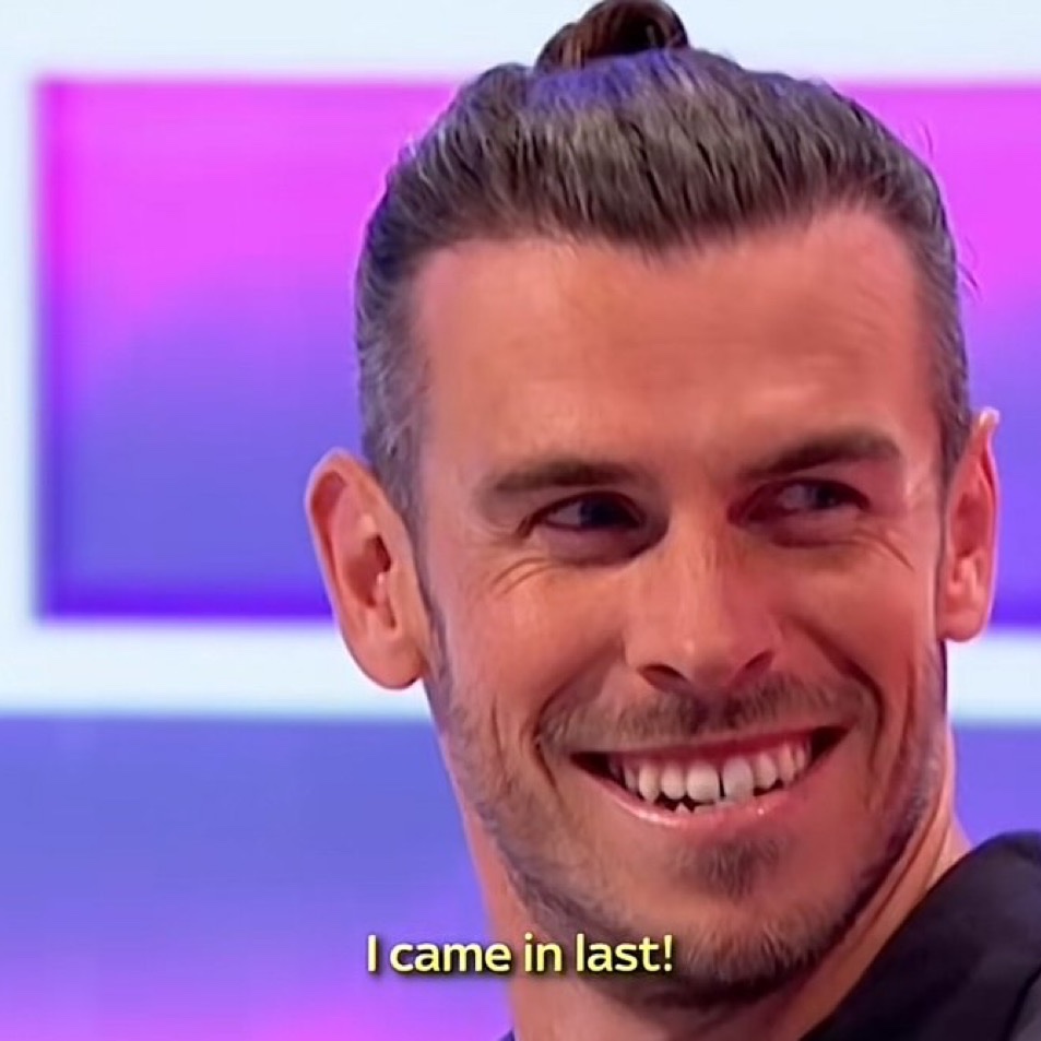 MadridXtra's tweet photo. “Is it true about Cristiano that he’s the first to get into training and last to leave?”

🤣🔙 Gareth Bale: “I don’t know, I came in last (laughs).” https://t.co/gbdfobkLOf