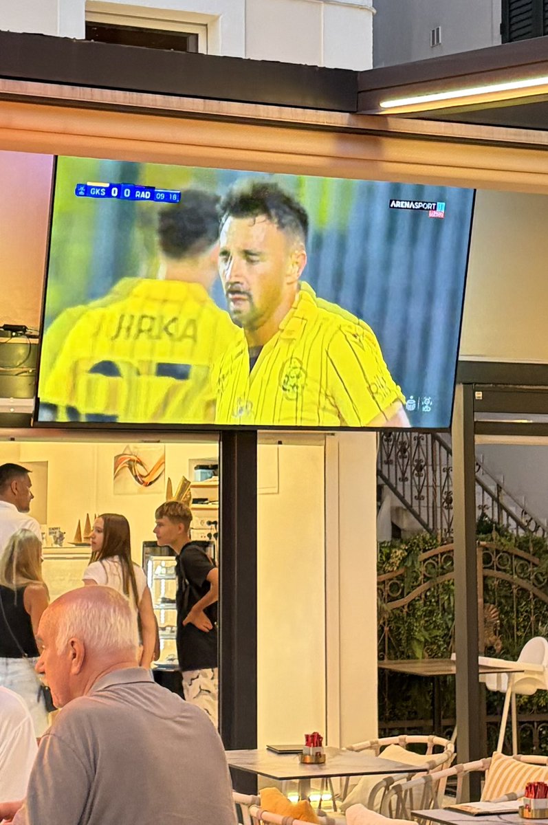 matead88's tweet photo. Nawet w Chorwacji puszczają najlepszą ligę świata 😃 @_Ekstraklasa_ https://t.co/eGUzME3PZf