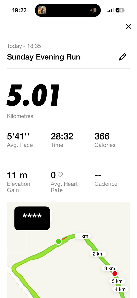 Manic_XL's tweet photo. I honestly believed I fell off… until I realized it was my damn iPhone that was giving me wrong data.

Left: iPhone
Right: Samsung

Same run 😭

I’m still him https://t.co/lD7as6YyMc
