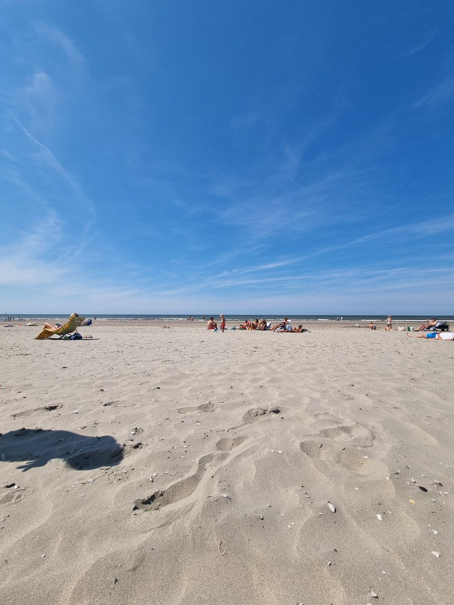 Pluk1983's tweet photo. I went touching some sand... with the fam...😎 https://t.co/SIdTccugrR