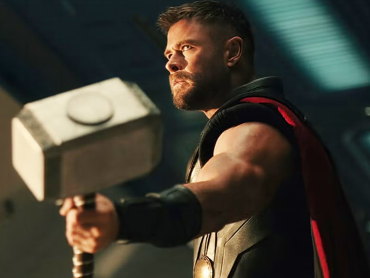 zaidkola1's tweet photo. WAIT WHY IS NO ONE ASKING HOW THOR HAS HIS HAMMER BACK IN DOOMSDAY WTF??? https://t.co/aq307ZGlaj
