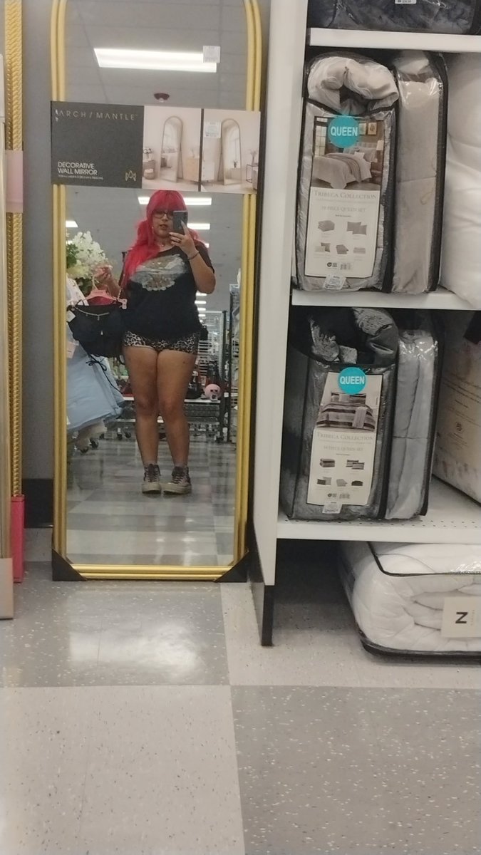 caligay_0's tweet photo. Who's gonna pay for my next shopping spree 👀👀 https://t.co/HVGdE6awCT