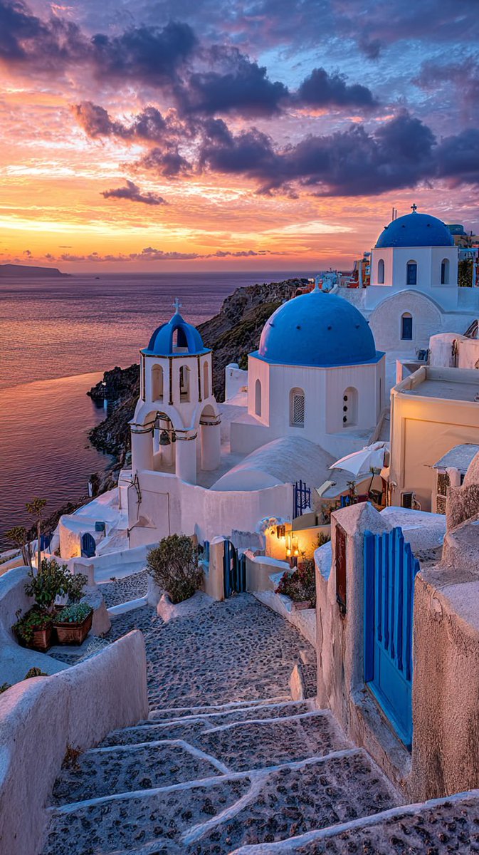 GWorld16141's tweet photo. Santorini, Greece 🇬🇷 https://t.co/mOdFhv2JNC