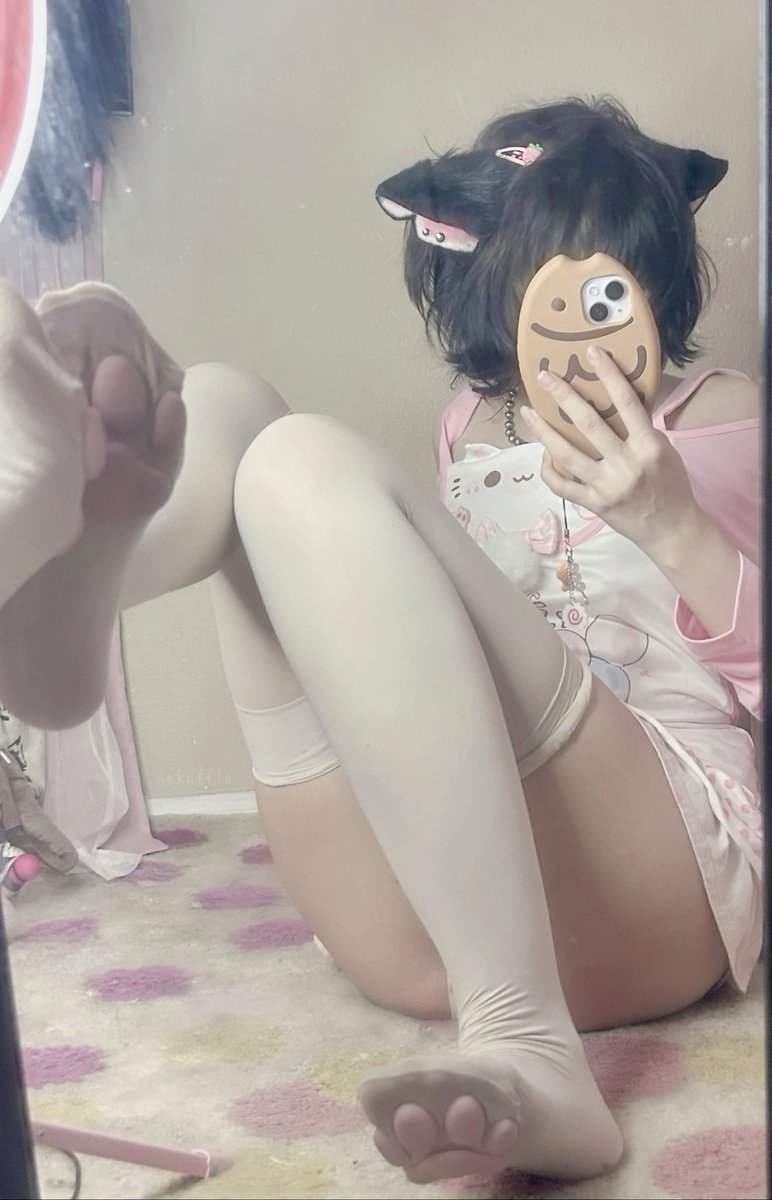 nekoffle's tweet photo. 🐾🐾 https://t.co/29Yd3XuU0N