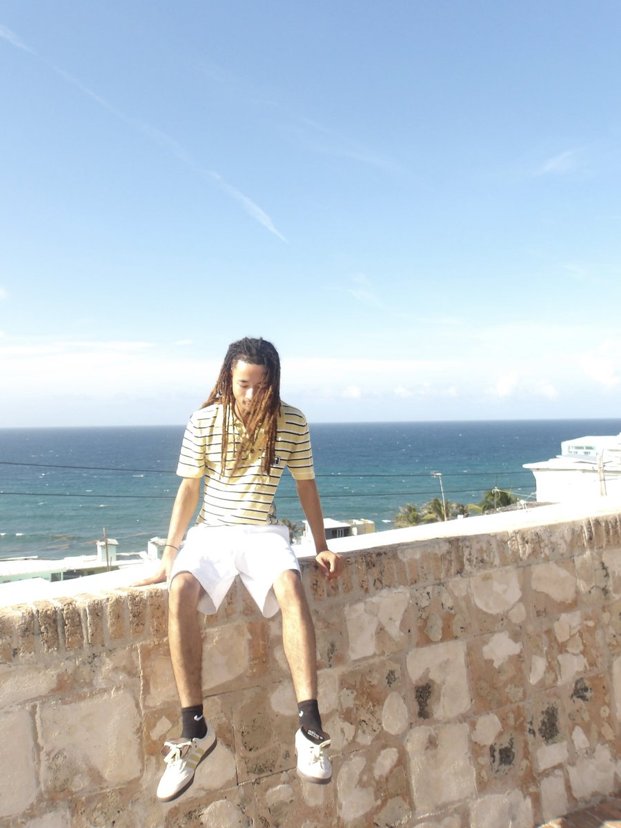 Jaaybiitxh's tweet photo. Postcards from PR🇵🇷 https://t.co/mKx2XebcBb